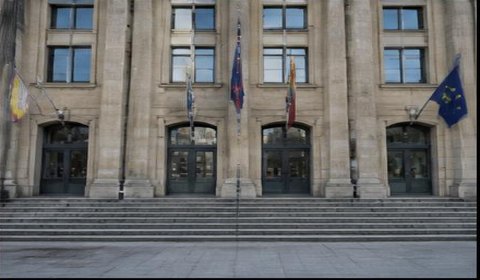 ÇEK CUM. — Prag: sahte 'zaměstnanecká karta' davasında toplu iptaller